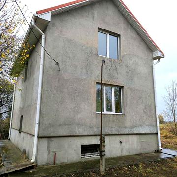 Продам добротній,новий будинок з бомбосховищем.Від Києва 50км.