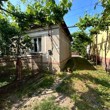 Хата з ділянкою землі. С.Вербовець Берегівський район. Власник, без %