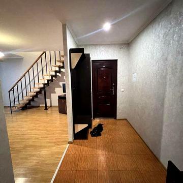 Здам 1 кімнатну дворівневу квартиру