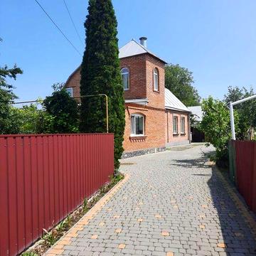 Продаж будинку,збудованого для себе,надійного та продуманого.