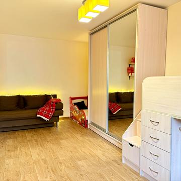 Академіка Шалімова вул. (Героїв Севастополя), 16