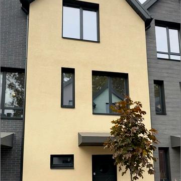 Георгія Мальцева вул., 8/18