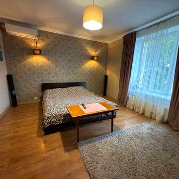 Оренда 3-кімнатної квартири на вул. Багряного