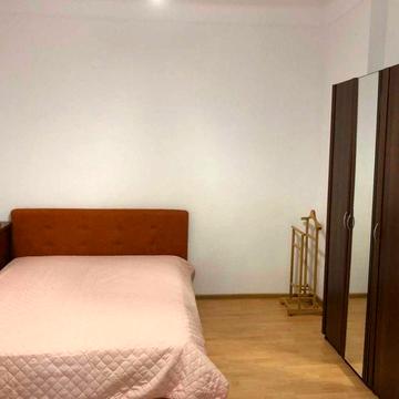 Оренда 1-к квартири на вулиці Донцова, Центр.