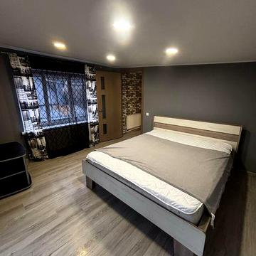 Частина приватного будинку двокімнатна квартира