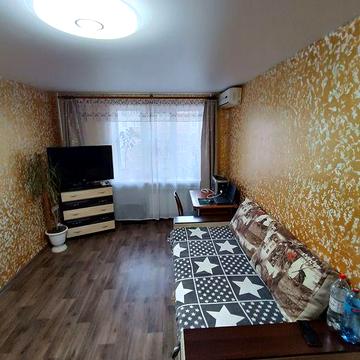 Предлагается 2 ком квартира на Затонского