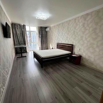 Микільсько-Слобідська вул., 8