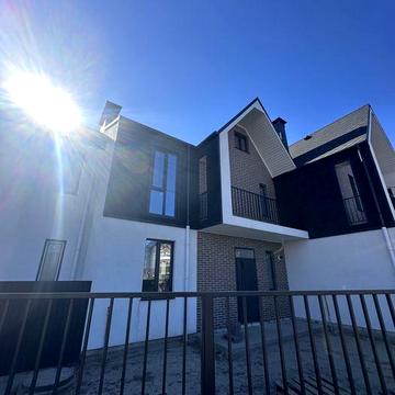 без % Продаж таунхаусу в центрі Броварів за супер ціною! ЕОселя ОБМІН