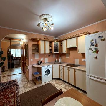 Федора Ернста вул., 6