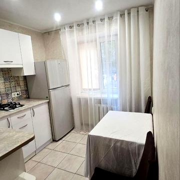 Варненська вул., 14/2