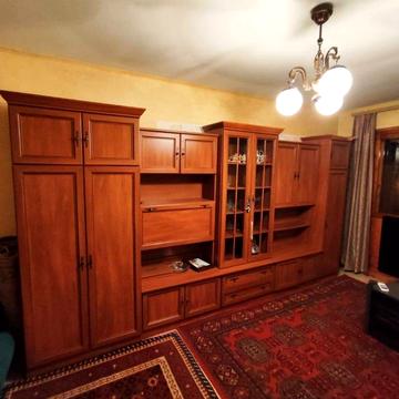 Академіка Корольова вул., 42