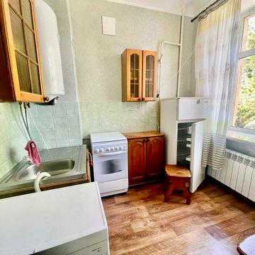 6000+світло. Комунальні на хозяївах! 1-кімн. Центр.