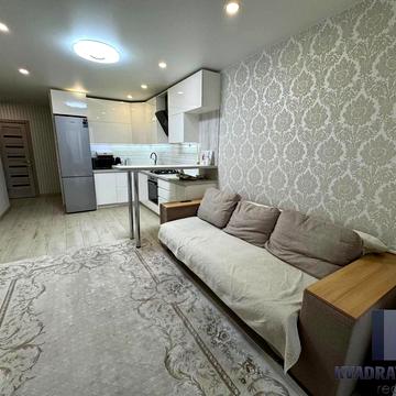 Набережна Перемоги вул., 42