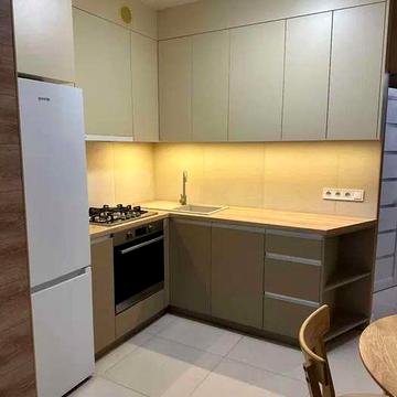 Миру вул., 12