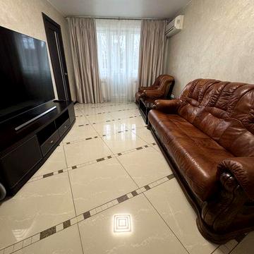 Продам Трехкомнатную квартиру с Автономным отоплением  на Соцгороде.