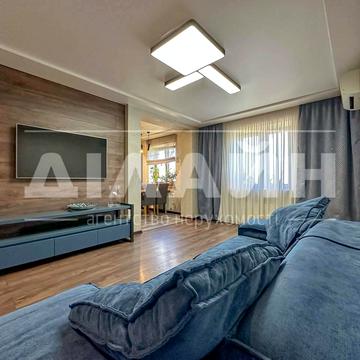 Будівельників бульв., 14