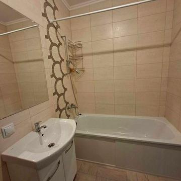 Оренда однокімнатної квартири з гардеробною вул.Дорошенка,22Б(парк)