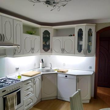 Академіка Євгена Лазаренка вул., 48а