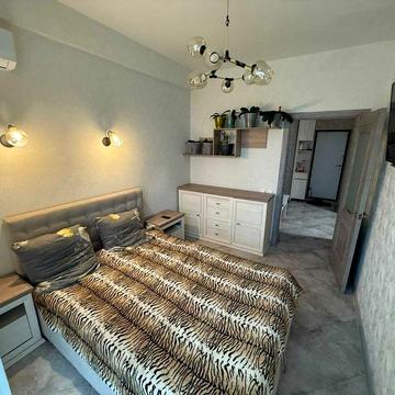 Здається вперше однокімнатна кв. ЖК "Сузіря". Господарка.