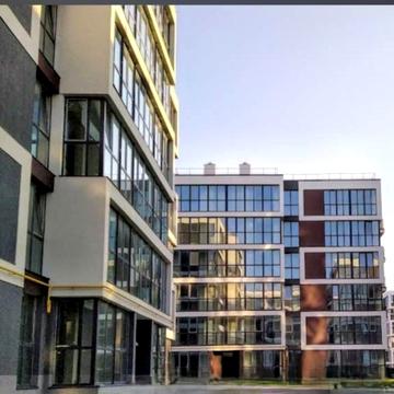 Богдана Хмельницького вул., 4