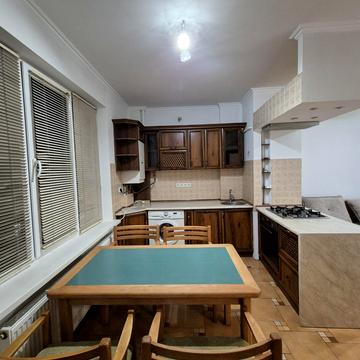 Незалежності вул., 83