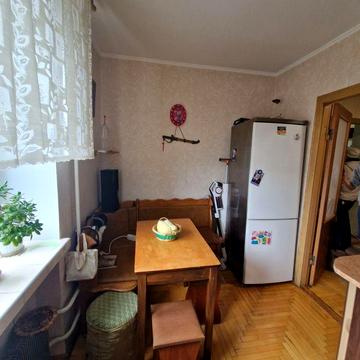 Оренда 2-кімнатної квартири, 53 м², вул. Золотогірська, 4/5 поверх
Зда
