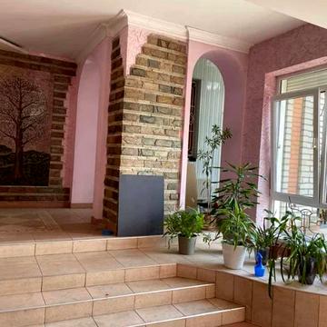 Умова вул., 25