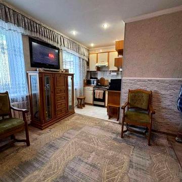 Продається 3 - кімнатна квартира