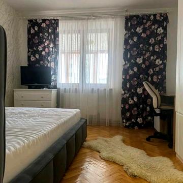 Володимира Лучаковського вул., 7