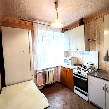 Сдам  1 к. квартиру на Богдана Хмельницкого.