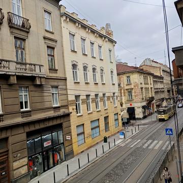 Гетьмана Петра Дорошенка вул. (), 28