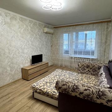 Сімї Глодан вул., 13