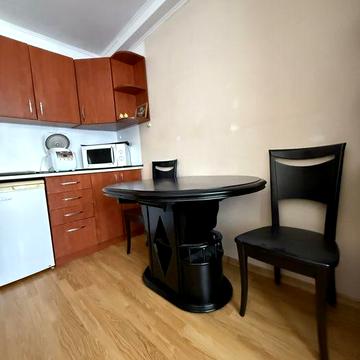 Власниця , біля СВ , 8500