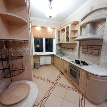 Золотоворітська вул., 2