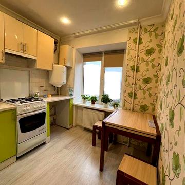 Продам хорошу 1 кімнатну квартиру в центрі міста Узина