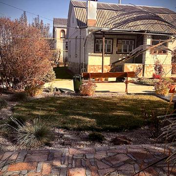 Дом с потенциалом с просторным и ухоженным участком