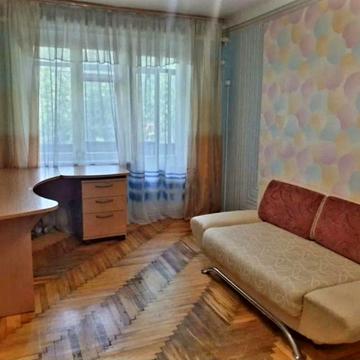 Шкільна вул. (Героїв Сталінграда), 7