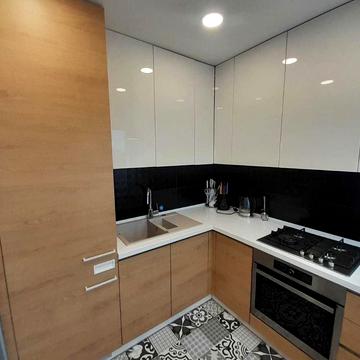 23 Серпня вул., 6