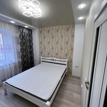 Олега Антонова вул. (Карла Маркса), 13б