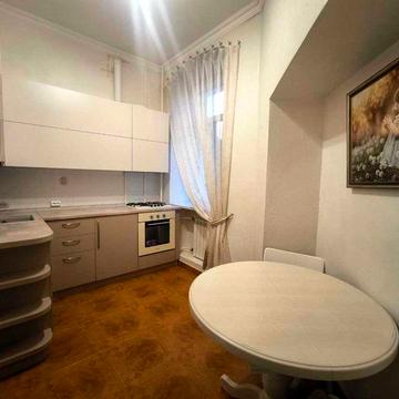 Без комісії. Оренда 2к. квартири С. Петлюри 8. Метро Вокзальна.