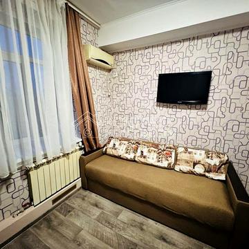 Миколаївська вул. (Короленка), 25