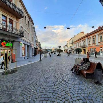 Продається  кв-ра у Ноаобудрві у Центр частині міста