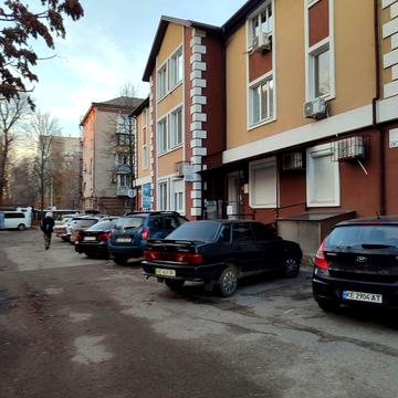 Січеславська Набережна вул., 16-Б