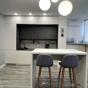 Академіка Глушкова просп., 9-Д