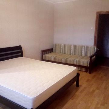 Драгоманова вул., 1-Г