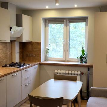 Печенізька вул., 1/7