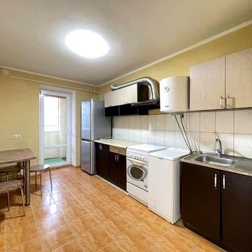 Богдана-Ігора Антонича вул., 10