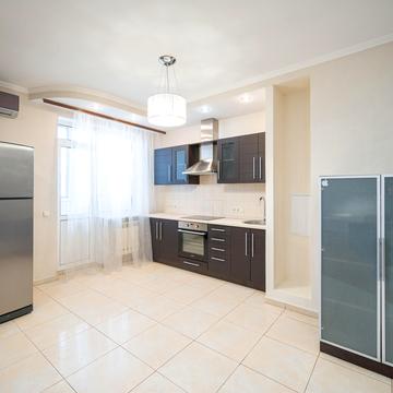 Дніпровська набережна вул., 25