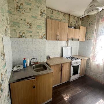 Академіка Корольова вул., 104/2