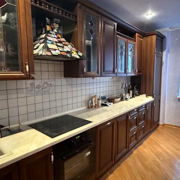 Вишняківська вул., 13